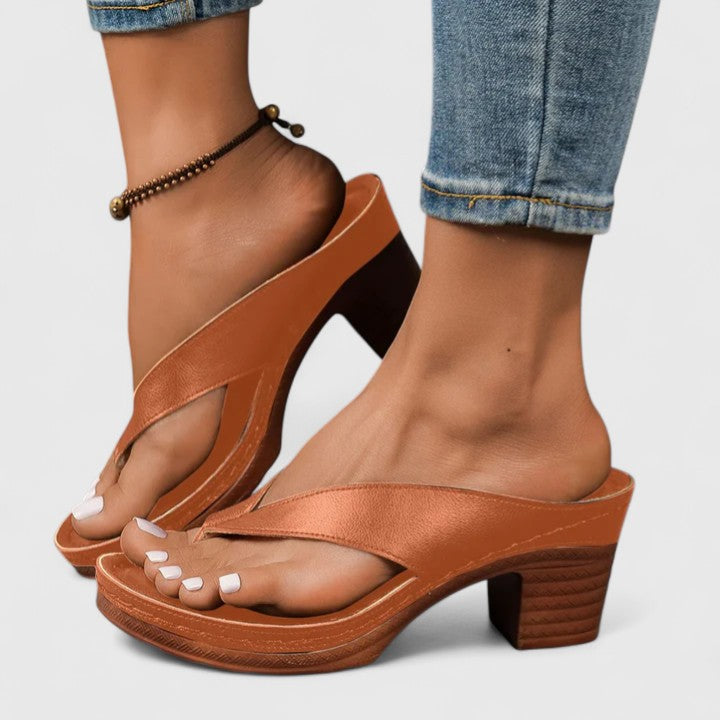 Hadley - Women's Thong Sandals with Chunky Heel