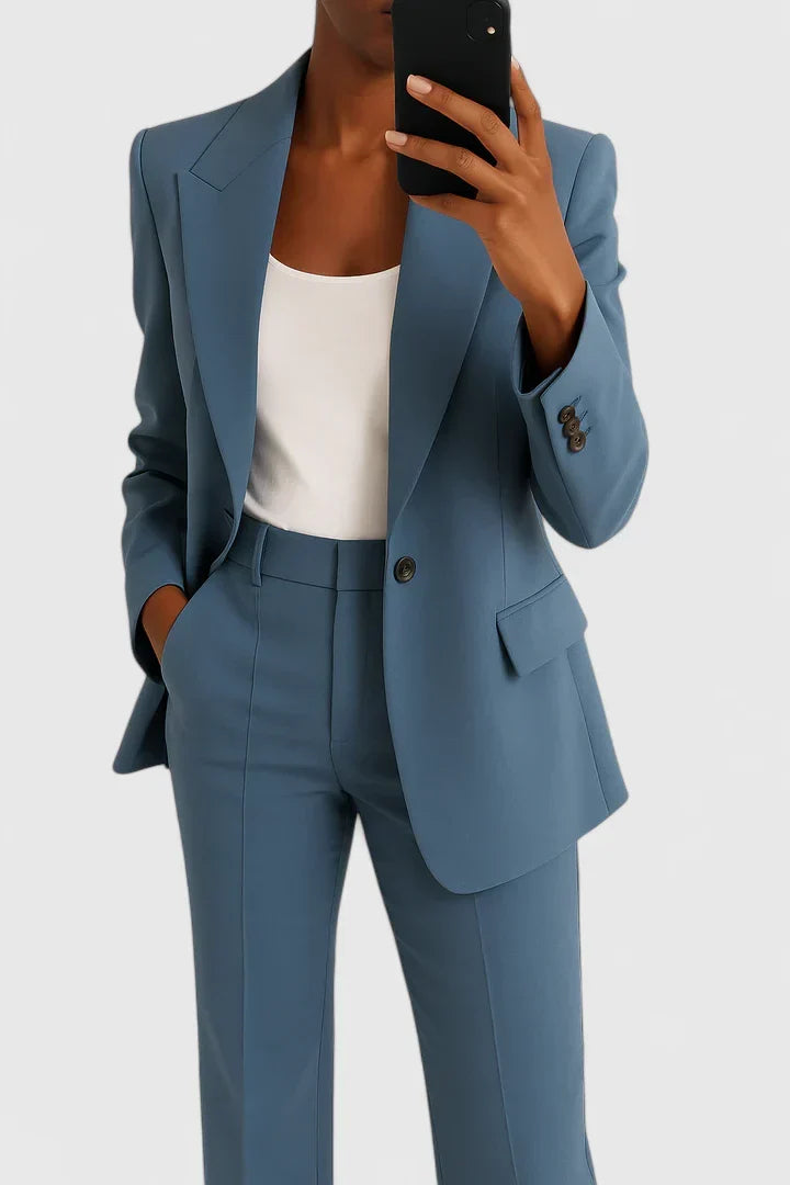 Matilda - Women's Oversized Blazer & Flare Trousers Suit Set
