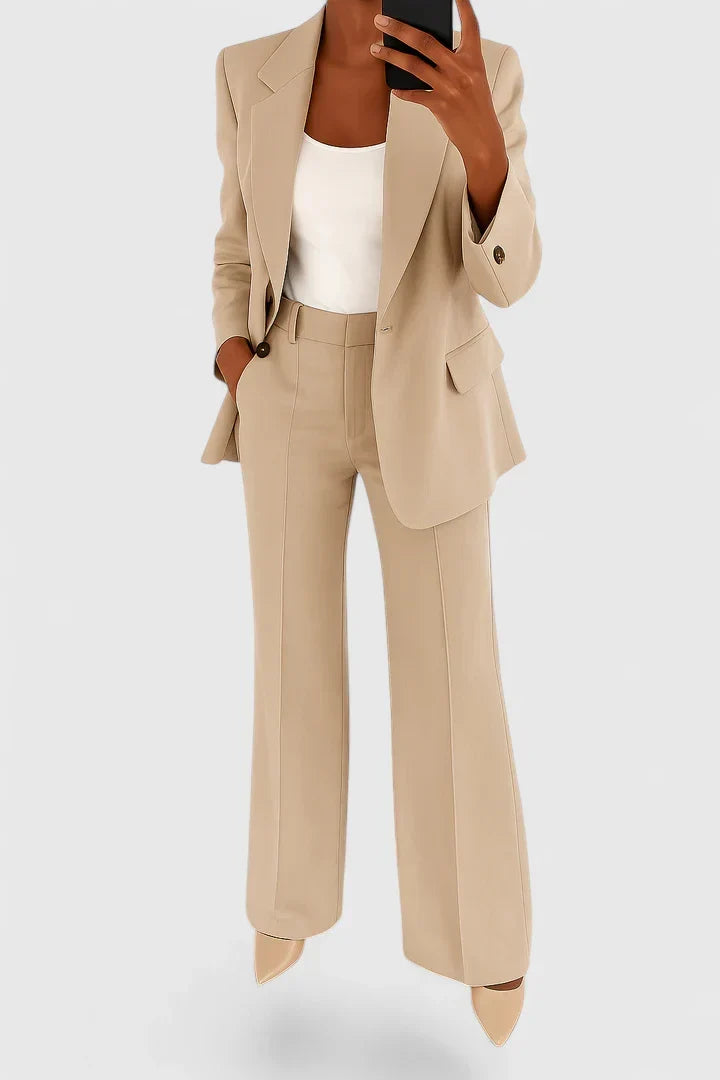 Matilda - Women's Oversized Blazer & Flare Trousers Suit Set