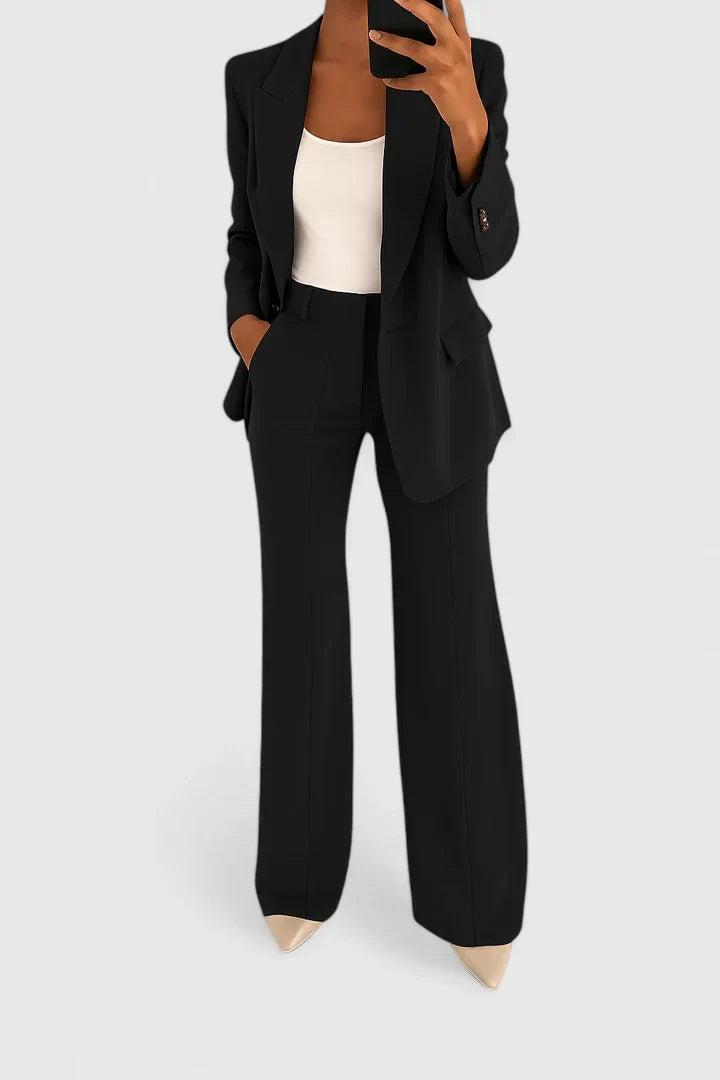 Matilda - Women's Oversized Blazer & Flare Trousers Suit Set