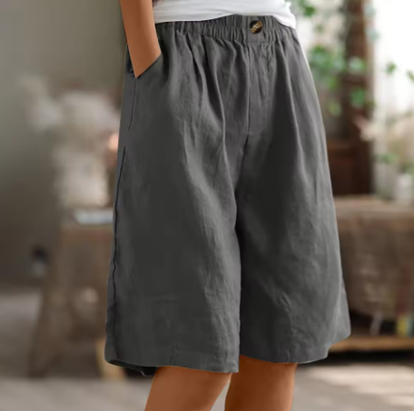 Priscilla - Women's Elastic Waist Knee-Length Shorts