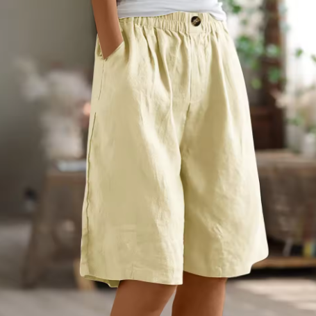 Priscilla - Women's Elastic Waist Knee-Length Shorts