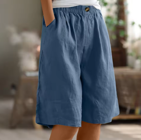 Priscilla - Women's Elastic Waist Knee-Length Shorts