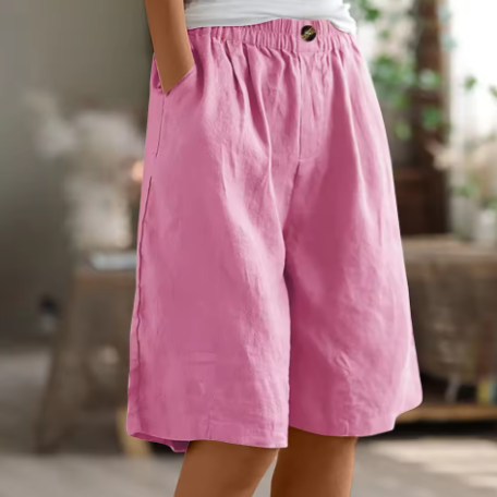 Priscilla - Women's Elastic Waist Knee-Length Shorts